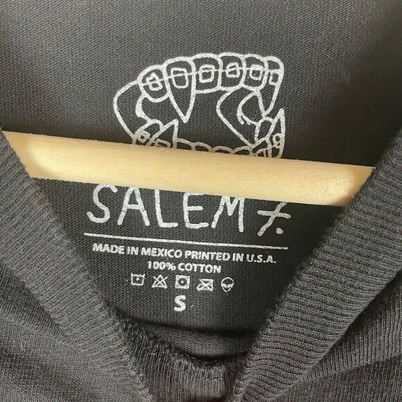 Salem 7 Love Game Over Graphic T-shirt - Picture 2 of 3